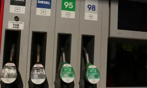 Dostępne paliwa: Diesel, benzyna 95 i 98. Wybierz odpowiednią opcję dla swojego pojazdu.