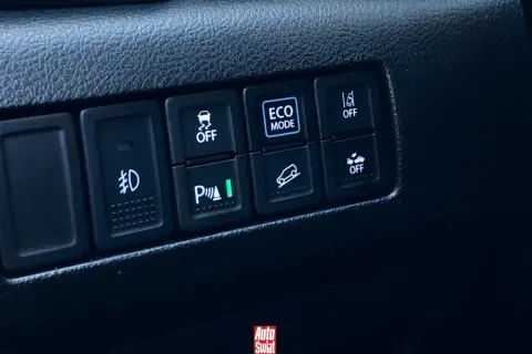 Przycisk "ECO MODE" w samochodzie. Dowiedz się, econ co to za funkcja i jak wpływa na jazdę.